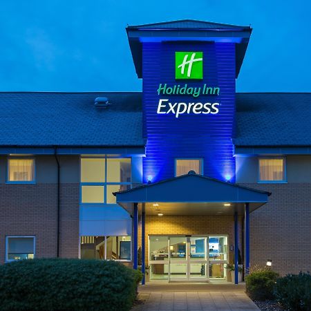 Holiday Inn Express Braintree By Ihg Bagian luar foto