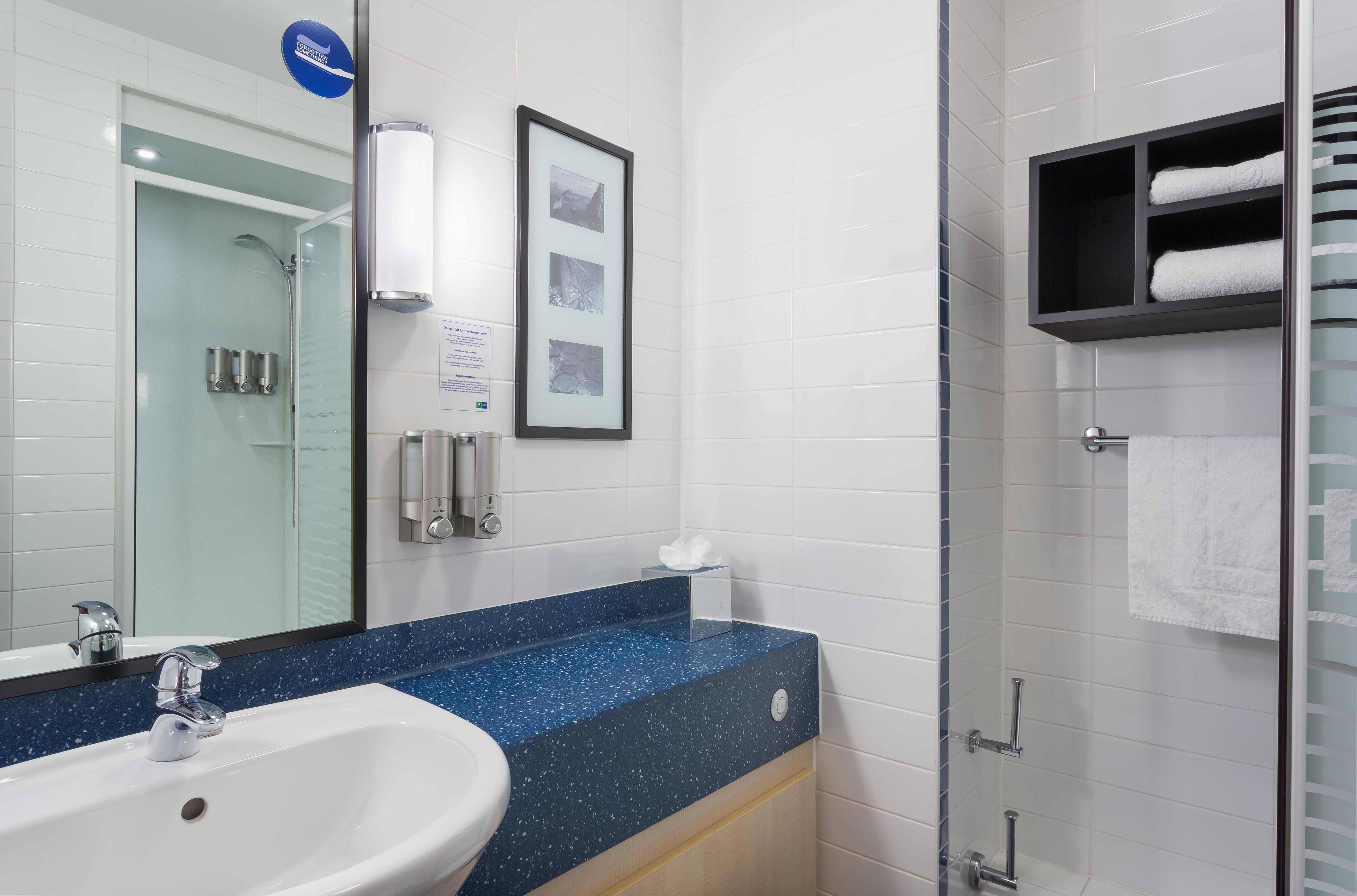 Holiday Inn Express Braintree By Ihg Bagian luar foto