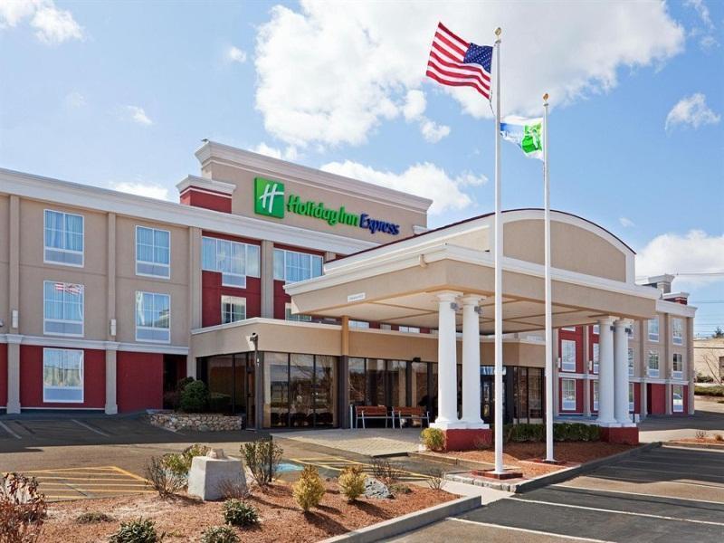 Holiday Inn Express Braintree By Ihg Bagian luar foto