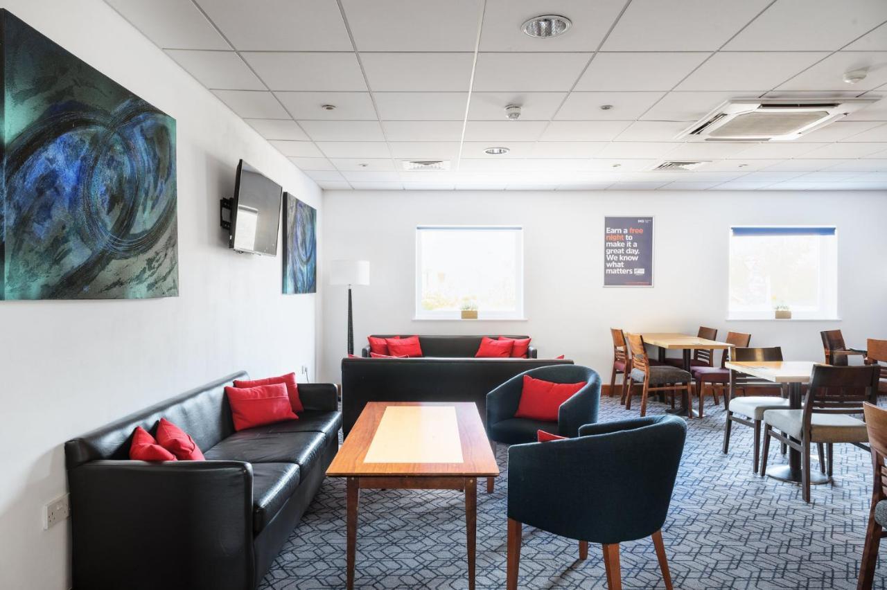 Holiday Inn Express Braintree By Ihg Bagian luar foto